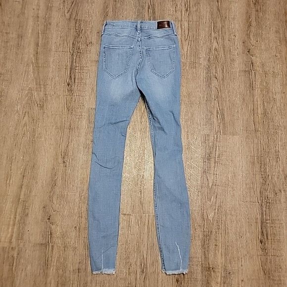 Hollister Distressed High Rise Super Skinny Jeans ~ Sz 0R ~ Blue ~ 28.5" Inseam - Picture 7 of 7